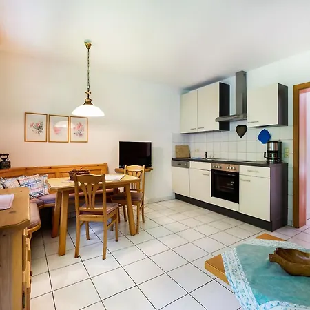 Apartment With Balcony In Schoenau Am Koenigssee Διαμέρισμα Schönau am Königssee